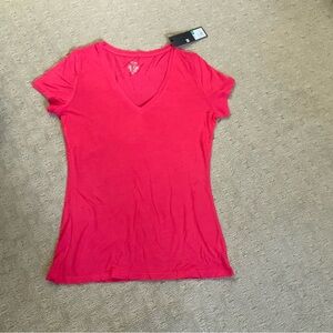 NWT MOSIMO V Neck tee.